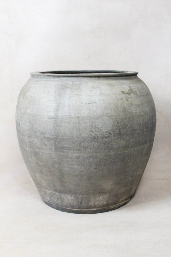 Vintage Dark Pot - 80