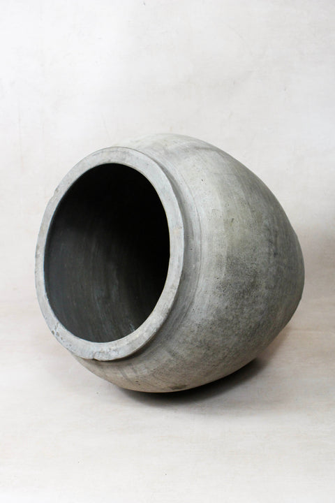 Vintage Dark Pot - 80