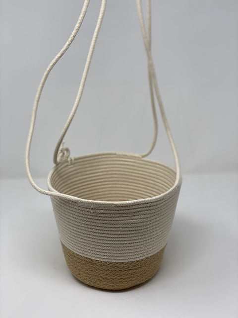 Hängender Pflanzkübel aus Jute