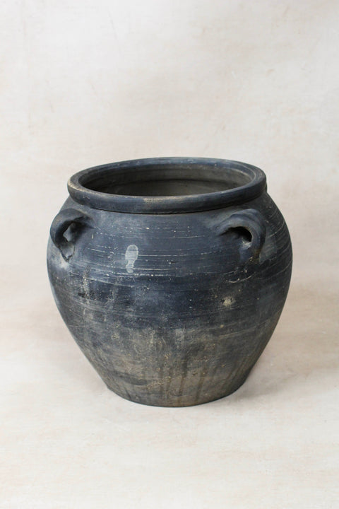Pot vintage foncé avec anses - E4.32