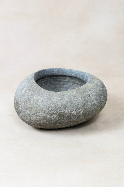 River Stone Planter Pot 22.2