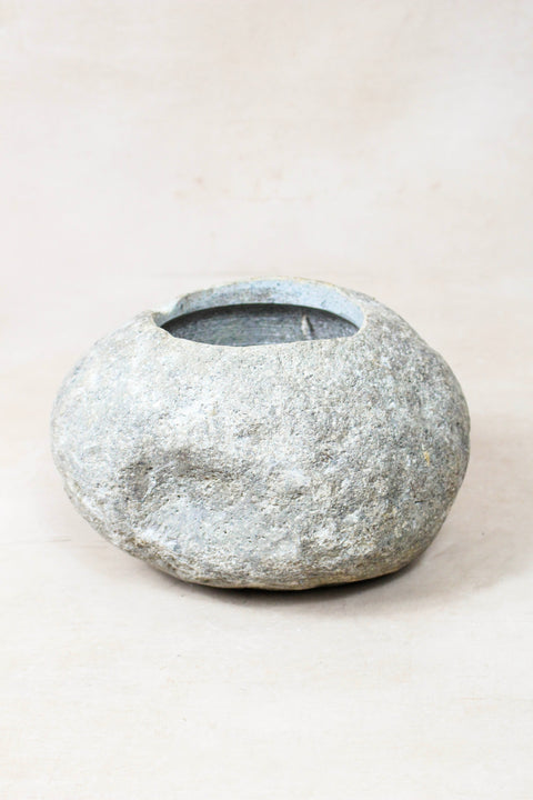 River Stone Planter Pot 22.3