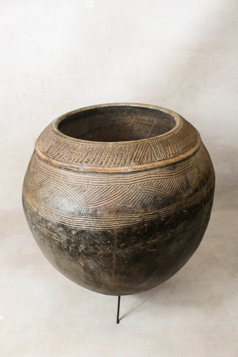 Vintage Nupe Pot on Stand - 5.10