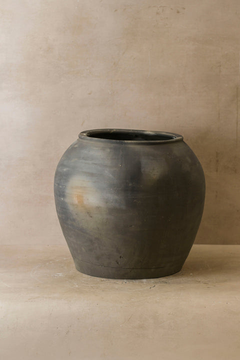 Vintage Dark Pot - No 60