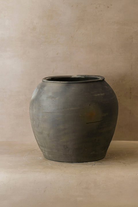 Vintage Dark Pot - No 60