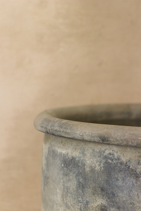 Grands pots asiatiques gris anciens - L005