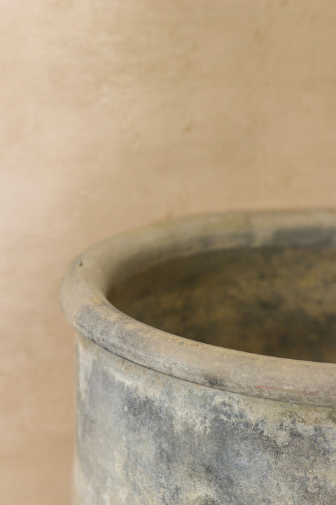 Grands pots asiatiques gris anciens - L005