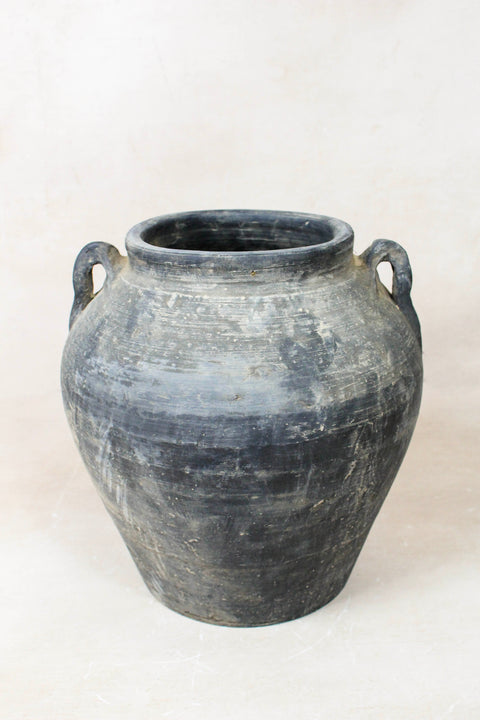 Vintage Dark pot with ears - E2.2
