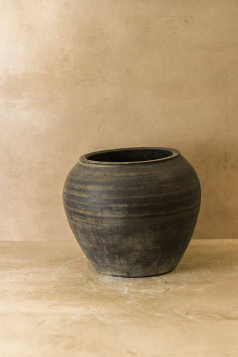 Vintage Dark Pot - Nr. 63