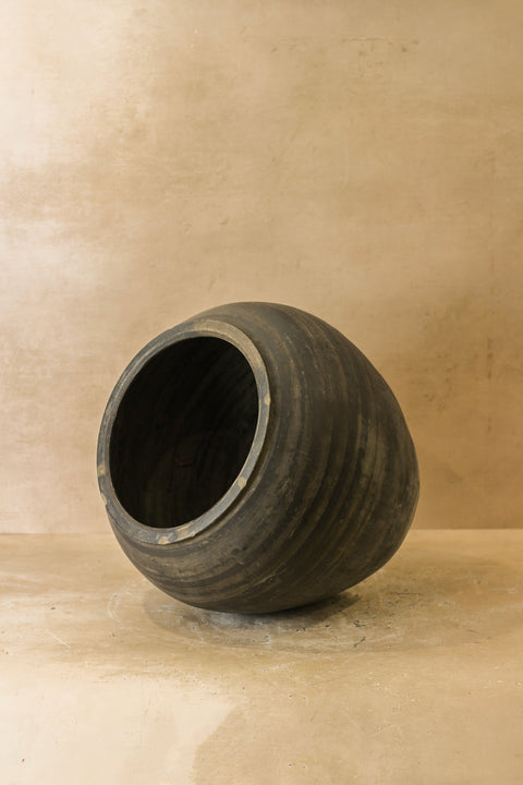 Vintage Dark Pot - Nr. 63