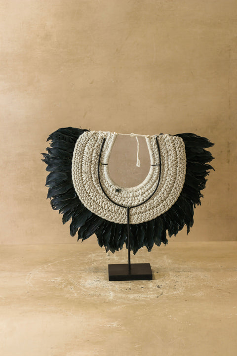 Collier fait main en plumes et perles - 22,5