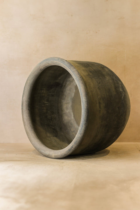 Grands pots asiatiques gris anciens - L010