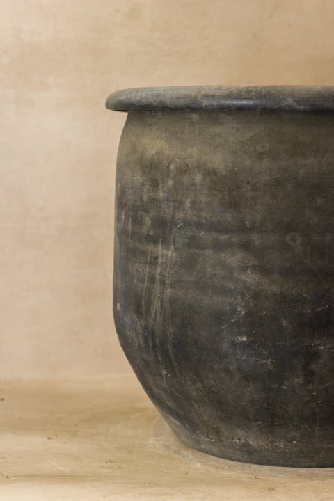 Grands pots asiatiques gris anciens - L010