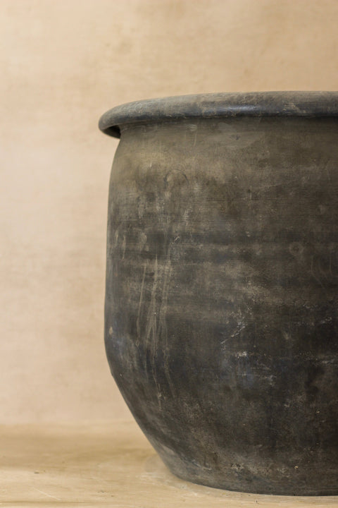 Grands pots asiatiques gris anciens - L010