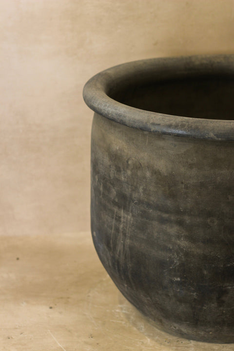 Grands pots asiatiques gris anciens - L010