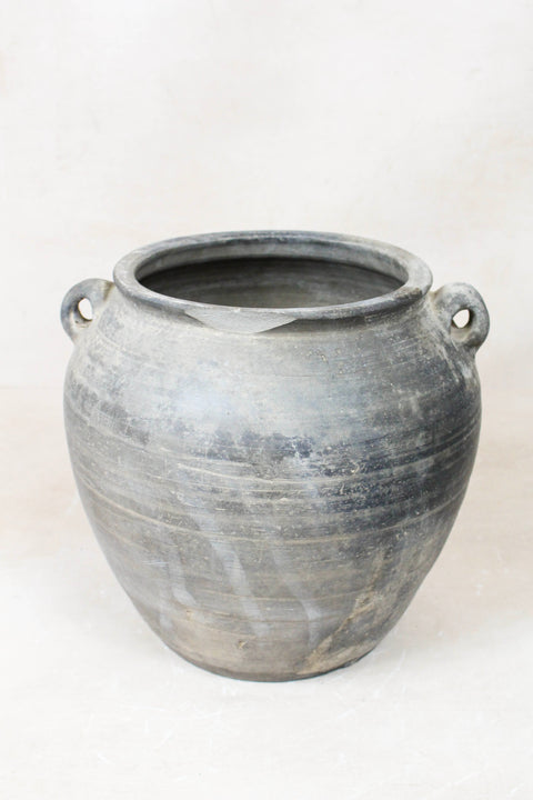 Vintage Dark pot with ears - E2.9