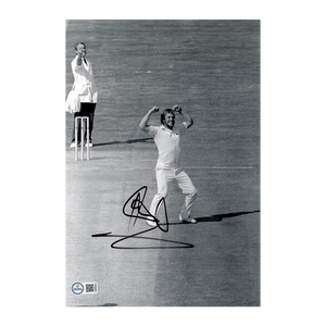 Ian Botham Signed 12x8 Photo