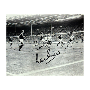 Martin Peters Signed England B/W 10x8 Image