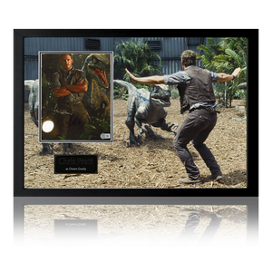 Chris Pratt Signed Jurassic World Image Iconic Frame (Beckett)