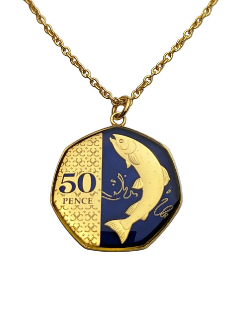 Fünfzig Pence von König Karl III. – Emaillierte Münzkette