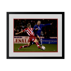 Phil Jagielka Signed Sheffield United 16x12 Image Deluxe Mount Frame