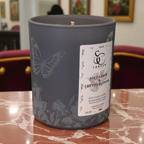 Soft Amber & Cotton Blossom – Odour Neutralising Soy Candle (30cl)