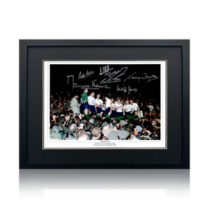 Tottenham Hotspur 1961 Squad Signed By 7 Image 5 Deluxe Mount Frame