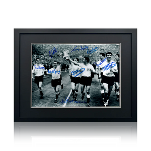 Tottenham Hotspur 1961 Squad Signed By 9 Image 1 Deluxe Mount Frame