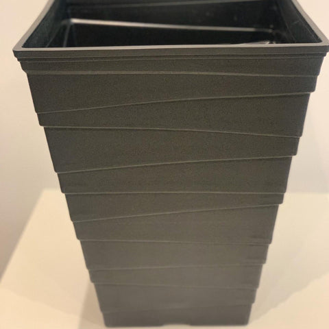 Luxury Ripple Plastic Plant Pot - BLACK