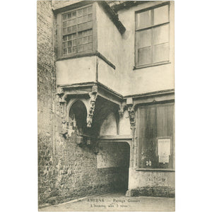 Descriptive image text