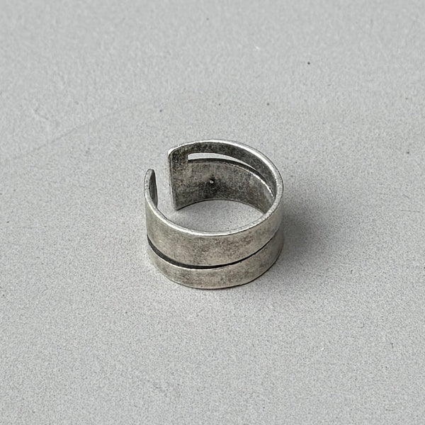 Cutout Silver Band Ring
