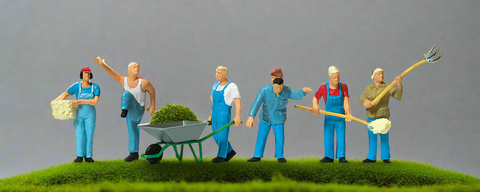 Modern Farmers Terrarium Figures 2560
