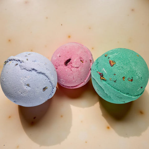 Set of Natural Bath Bombs with Shea Butter