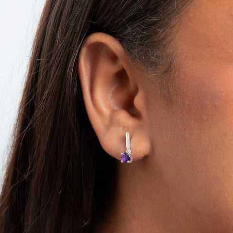 Beginnings Ohrringe aus Sterlingsilber mit Amethyst-Lila-Finish E6487M
