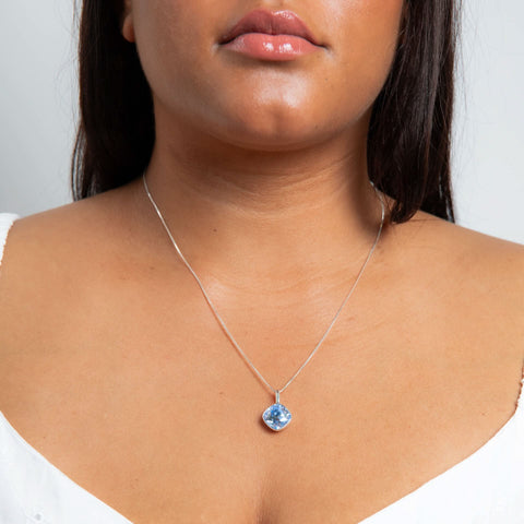 Pendentif Beginnings en argent sterling et cristal saphir clair bleu P5449T