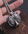 Bjorn Hildolvakappi - Bear Face Engraved Viking Necklace