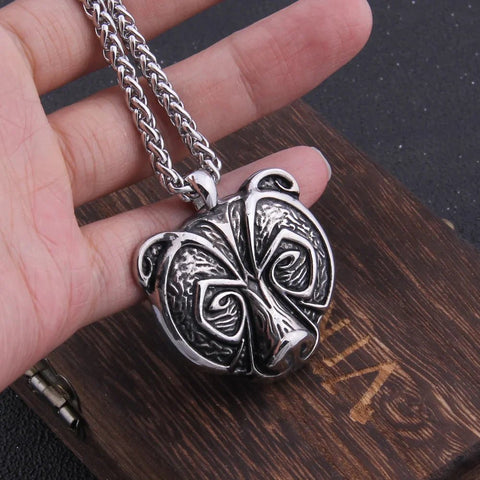 Bjorn Hildolvakappi - Bear Face Engraved Viking Necklace