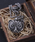 Bjorn Hildolvakappi - Bear Face Engraved Viking Necklace