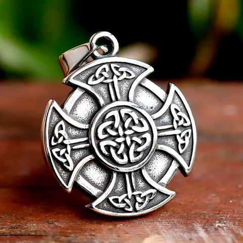 Celtic Cross Pendant Necklace – Symbol of Life, Death & Rebirth