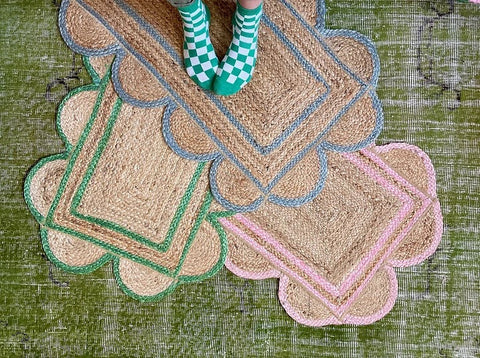 ROSE scalloped hand woven jute floor mat