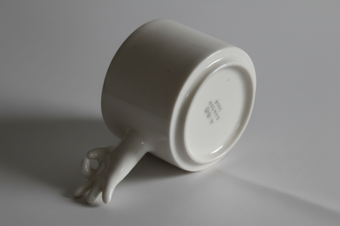 Gesture Ceramic Mug – Handmade Porcelain Coffee Cup（Okay）