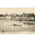 Hazebrouck, France – La Grande Place (côté nord) – Postcard Early 20th Century