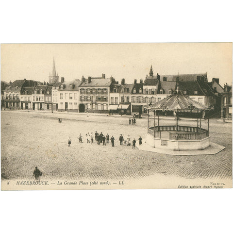 Hazebrouck, France – La Grande Place (côté nord) – Postcard Early 20th Century