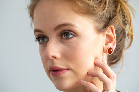 Boucles d'oreilles à clip ovales ambrées à motif floral