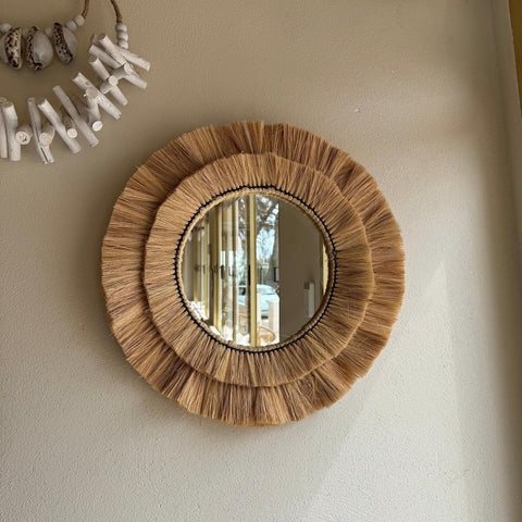 Maxlume ~ Miroir mural rond en verre fait main, double contour en rotin et raphia pour une décoration ultra tendance | Fait main | 56 cm