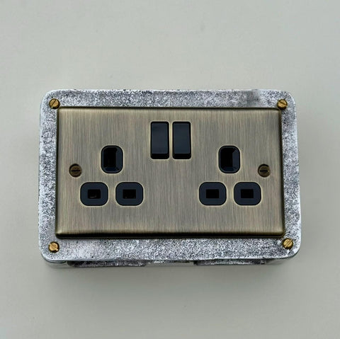 Antique Brass Double Switched 13A Power Socket 230V 13A 2 Gang 2G  Solid Cast Metal Conduit Industrial