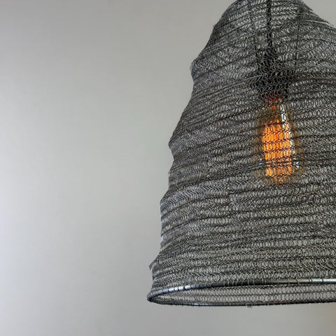 Walton ~ Große Pendelleuchte mit Bienenkorb-Design und silbernem Drahtgeflecht