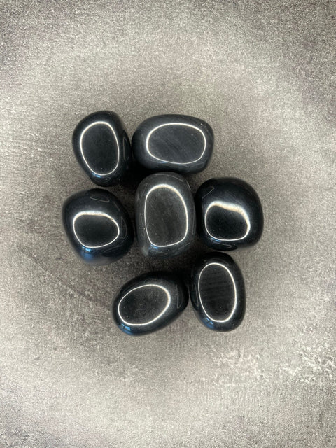 Schwarzer Obsidian - Trommelstein