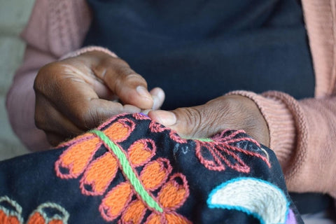 Coussin brodé Mapula 40x40 - Afrique du Sud