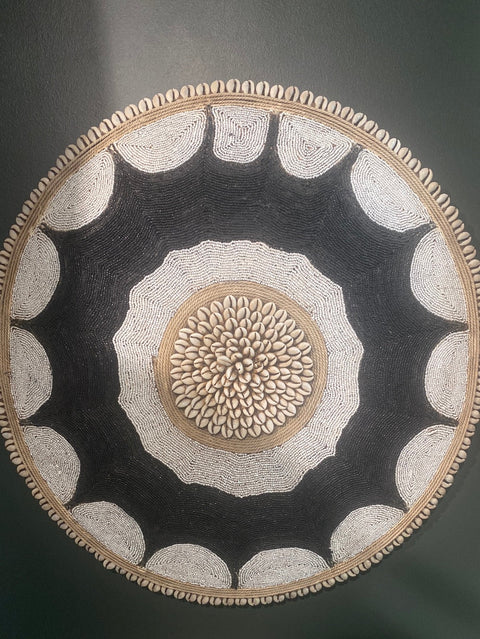 Cameroon Beaded Shield CW08- L - 55cm black and white